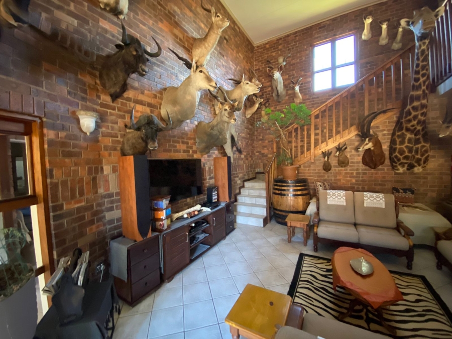 8 Bedroom Property for Sale in Grimbeeck Park North West